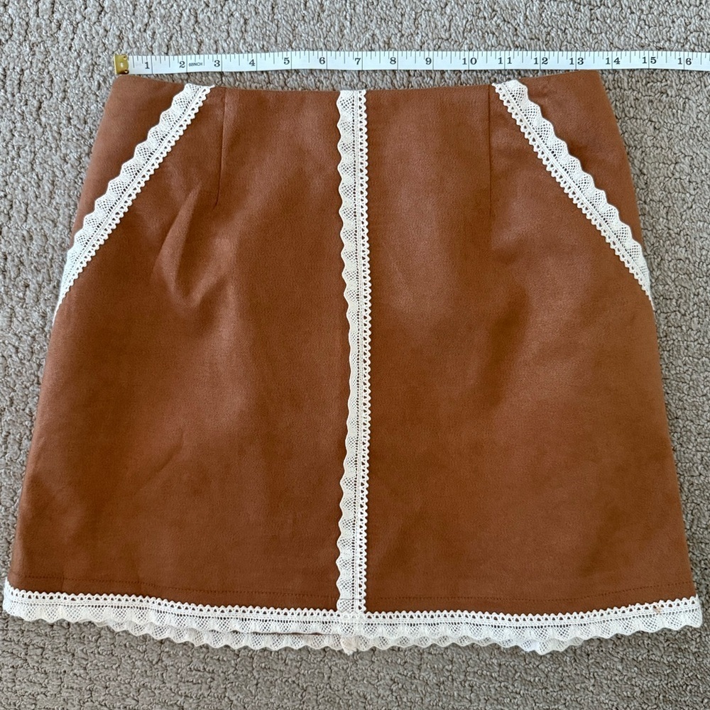 RIHOAS Tan Faux Suede Lace Trim Mini Skirt Western Nashville Style XS NWT - Picture 7 of 8